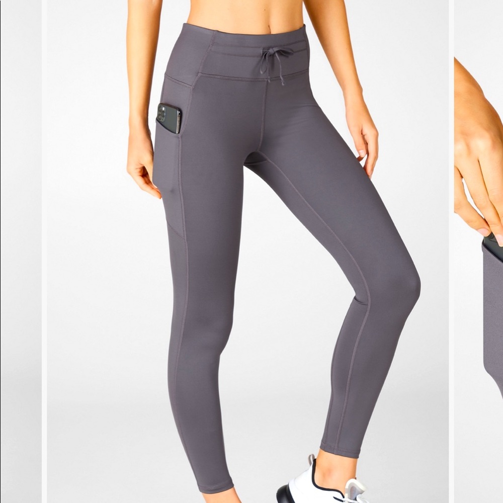 NWOT Fabletics Mid-Rise Ultracool Shine-Panel 7/8